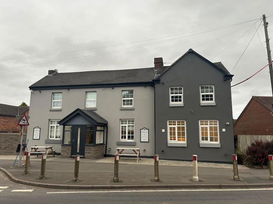 Luxury Countryside Stay - Waters Upton, Telford Esterno foto